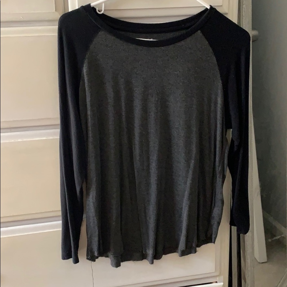 Mid quarter length sleeve soft and sexy T